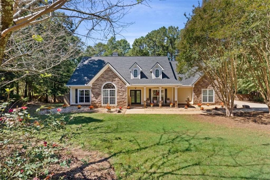 3 bedroom, 4 bathroom, 3,018 sq ft single family residence for sale at 304 Pembroke Court, Mcdonough, GA 30252