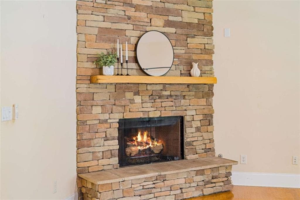 3 bedroom, 4 bathroom, 3,018 sq ft single family residence for sale at 304 Pembroke Court, Mcdonough, GA 30252 — photo 3
