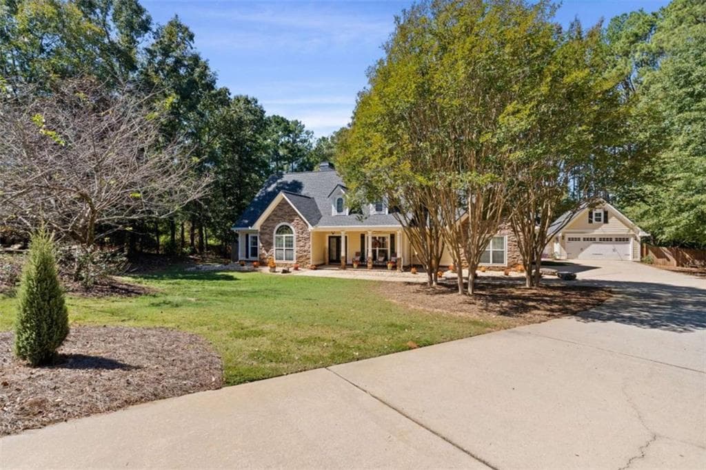 3 bedroom, 4 bathroom, 3,018 sq ft single family residence for sale at 304 Pembroke Court, Mcdonough, GA 30252 — photo 6