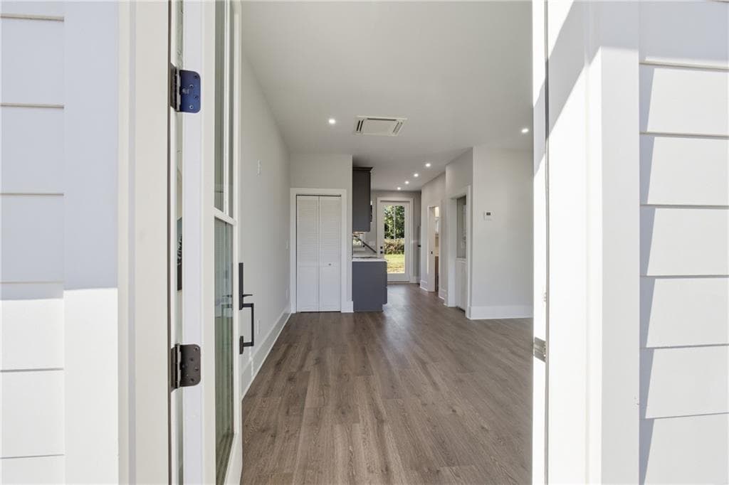 2 bedroom, 2 bathroom, 792 sq ft single family residence for sale at 184 W Jarrard St Unit 3, Cleveland, GA 30528 — photo 8