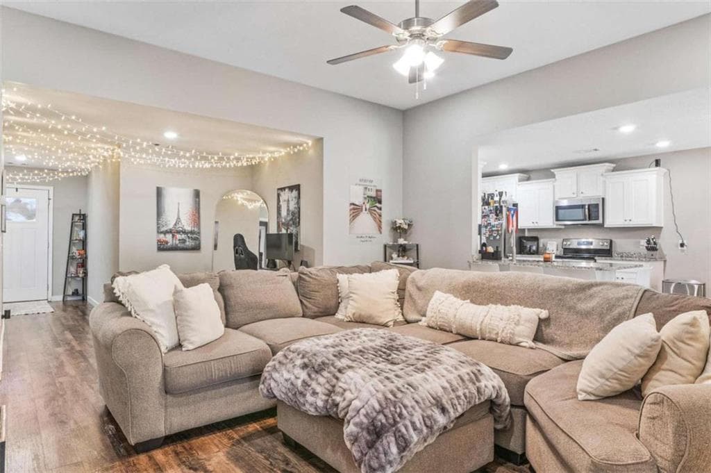 3 bedroom, 2 bathroom, 1,466 sq ft single family residence for sale at 102 Hughes Drive, Warner Robins, GA 31093 — photo 8