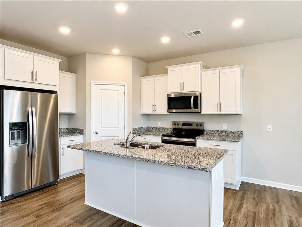 3 bedroom, 3 bathroom, 2,013 sq ft single family residence for rent at 123 Mill Pond Lane, Calhoun, GA 30701 for $1,700 a month — photo 4
