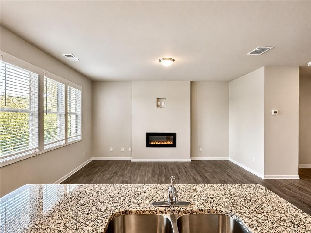 3 bedroom, 3 bathroom, 2,013 sq ft single family residence for rent at 123 Mill Pond Lane, Calhoun, GA 30701 for $1,700 a month — photo 5
