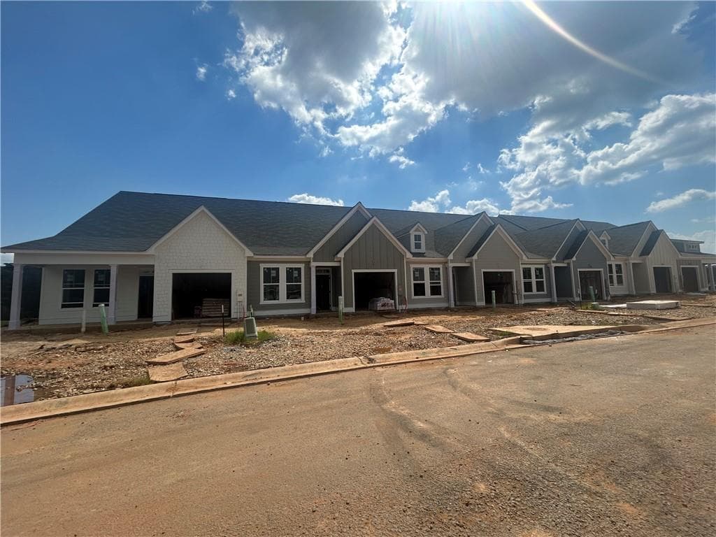 2 bedroom, 2 bathroom, 1,627 sq ft townhouse for sale at 110 Harmony Circle, Cartersville, GA 30120 — photo 3