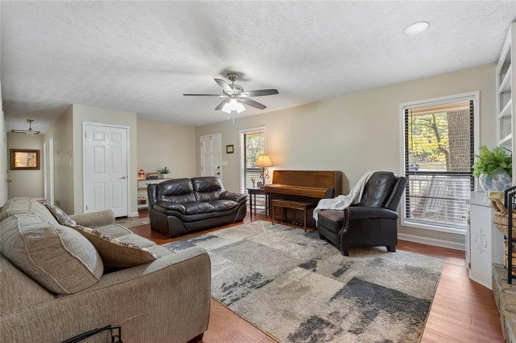 4 bedroom, 2 bathroom, 1,768 sq ft single family residence for sale at 7080 Sumit Creek Drive, Kennesaw, GA 30152 — photo 6