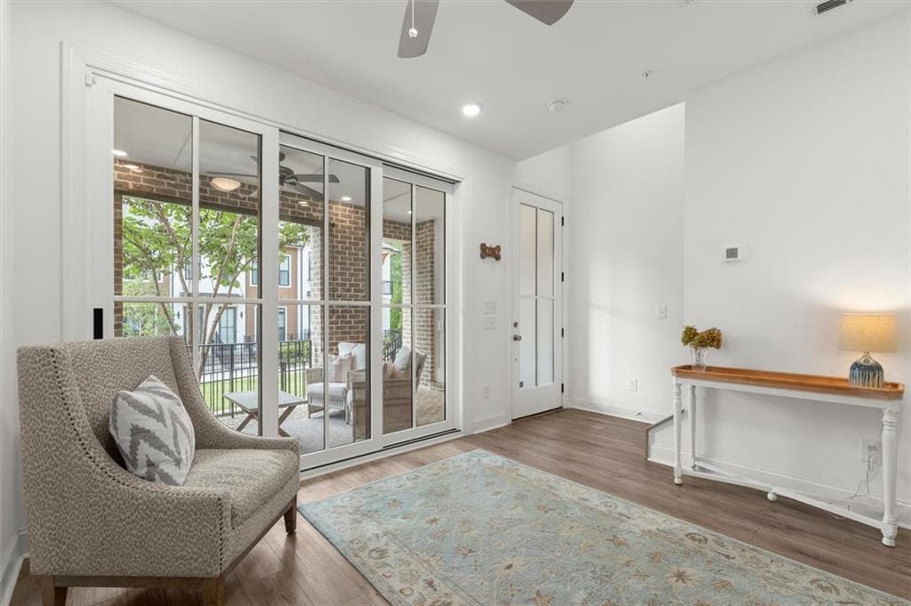 2 bedroom, 3 bathroom, 1,694 sq ft townhouse for sale at 215 Downing Drive, Alpharetta, GA 30022 — photo 3