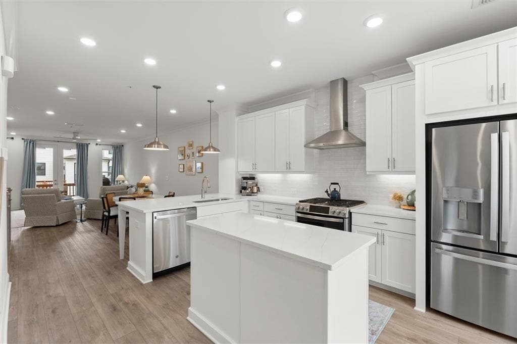 2 bedroom, 3 bathroom, 1,694 sq ft townhouse for sale at 215 Downing Drive, Alpharetta, GA 30022 — photo 4