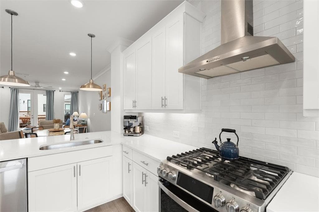 2 bedroom, 3 bathroom, 1,694 sq ft townhouse for sale at 215 Downing Drive, Alpharetta, GA 30022 — photo 5