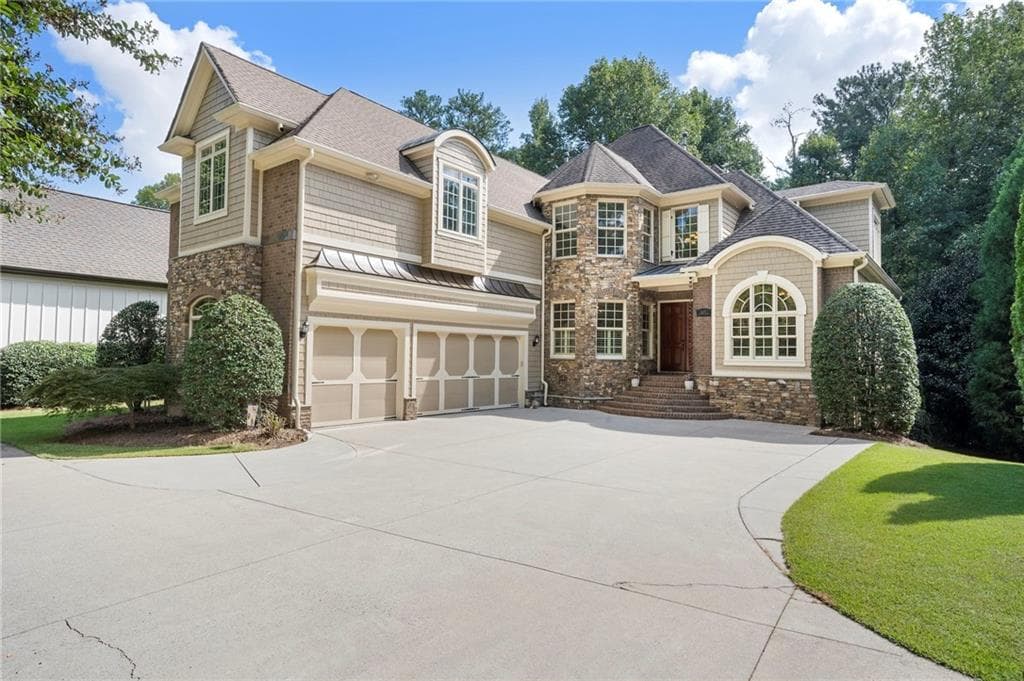 5 bedroom, 6 bathroom, 6,000 sq ft single family residence for sale at 6297 Windward Parkway, Alpharetta, GA 30005 — photo 2