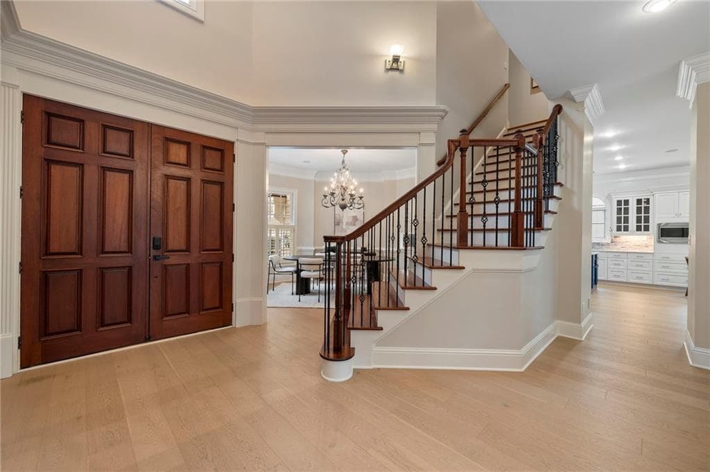 5 bedroom, 6 bathroom, 6,000 sq ft single family residence for sale at 6297 Windward Parkway, Alpharetta, GA 30005 — photo 3
