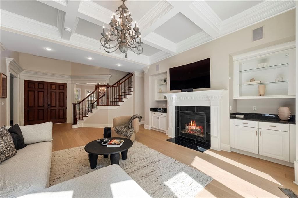 5 bedroom, 6 bathroom, 6,000 sq ft single family residence for sale at 6297 Windward Parkway, Alpharetta, GA 30005 — photo 8