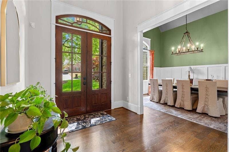 5 bedroom, 7 bathroom, 6,318 sq ft single family residence for sale at 4842 Kitty Hawk Drive, Atlanta, GA 30342 — photo 4