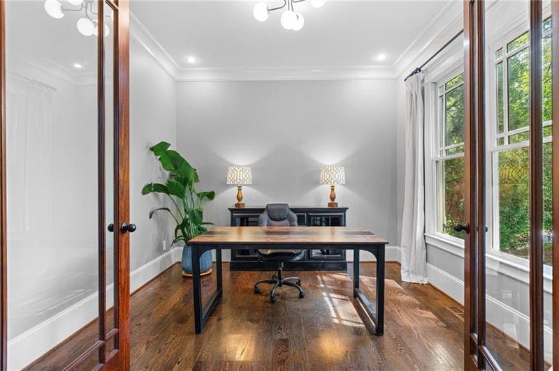 5 bedroom, 7 bathroom, 6,318 sq ft single family residence for sale at 4842 Kitty Hawk Drive, Atlanta, GA 30342 — photo 5