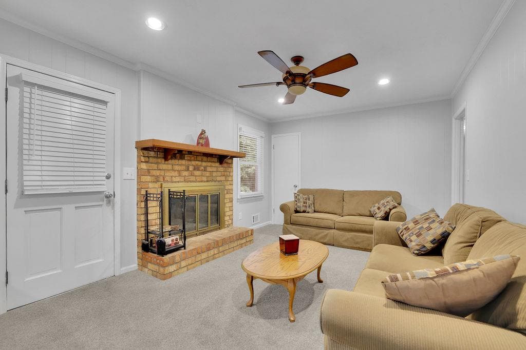 3 bedroom, 2 bathroom, 1,524 sq ft single family residence for sale at 5041 Fitts Drive, Roswell, GA 30075 — photo 7