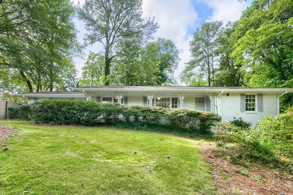3 bedroom, 2 bathroom, 2,650 sq ft home for sale at 3107 Kingscliff Way NE, Atlanta, GA