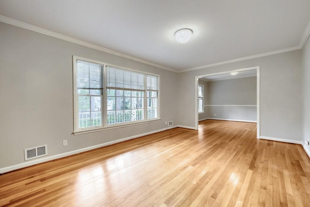 3 bedroom, 2 bathroom, 2,650 sq ft single family residence for sale at 3107 Kingscliff Way NE, Atlanta, GA 30345 — photo 7