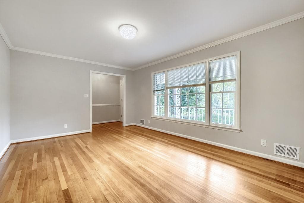 3 bedroom, 2 bathroom, 2,650 sq ft single family residence for sale at 3107 Kingscliff Way NE, Atlanta, GA 30345 — photo 8