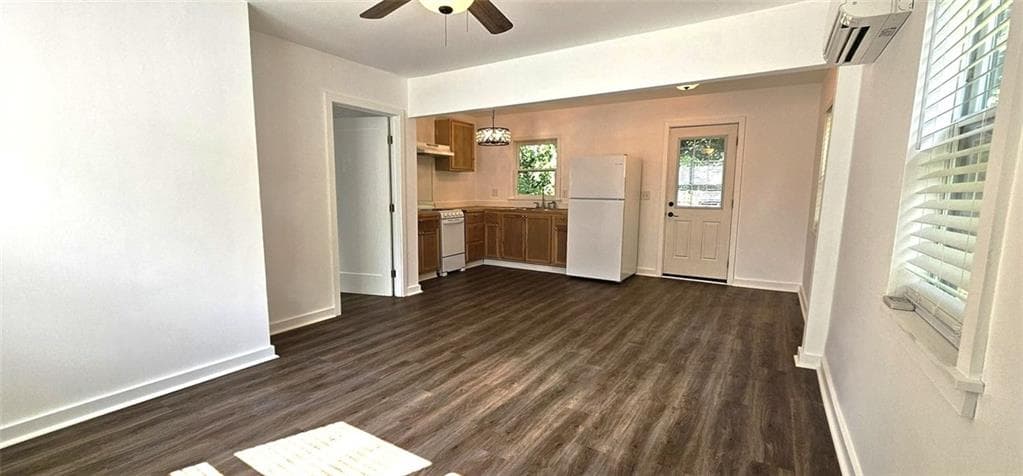 1 bedroom, 1 bathroom, 500 sq ft single family residence for rent at 3230 W Shadowlawn Avenue GARAGE APT, Atlanta, GA 30305 for $1,700 a month — photo 1 of 10