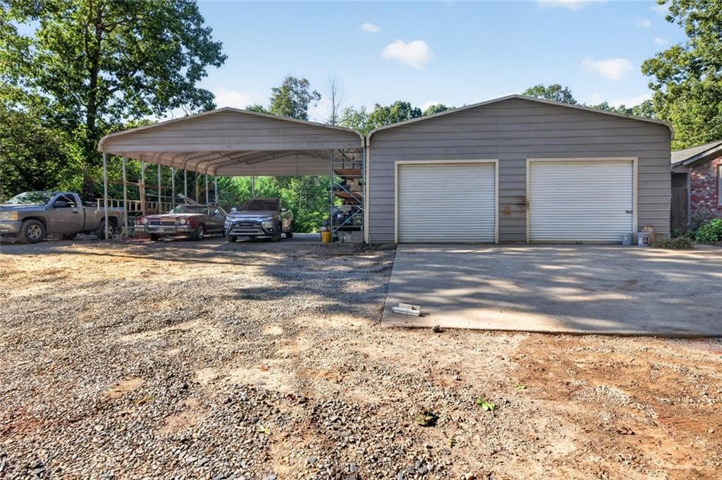4 bedroom, 3 bathroom, 3,784 sq ft single family residence for sale at 3076 Thompson Mill Road, Buford, GA 30519 — photo 3