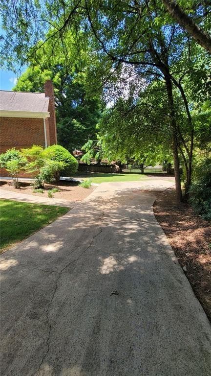 6 bedroom, 5 bathroom, 4,052 sq ft single family residence for rent at 5005 Johns Creek Court, Alpharetta, GA 30022 for $3,300 a month — photo 3