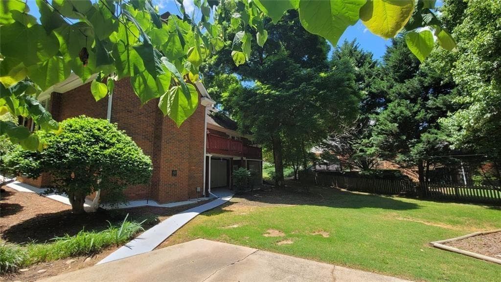 6 bedroom, 5 bathroom, 4,052 sq ft single family residence for rent at 5005 Johns Creek Court, Alpharetta, GA 30022 for $3,300 a month — photo 4