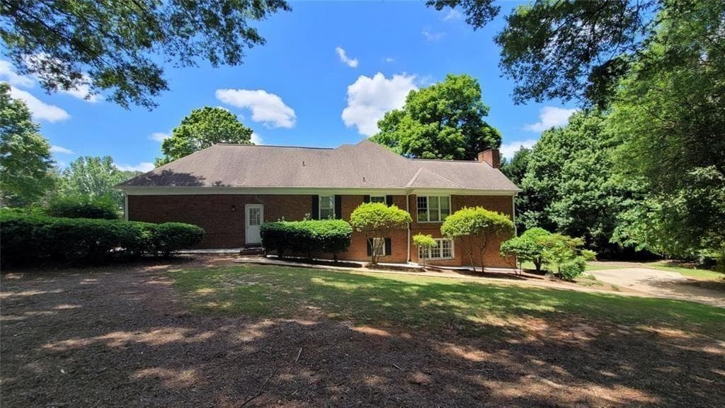 6 bedroom, 5 bathroom, 4,052 sq ft single family residence for rent at 5005 Johns Creek Court, Alpharetta, GA 30022 for $3,300 a month — photo 5