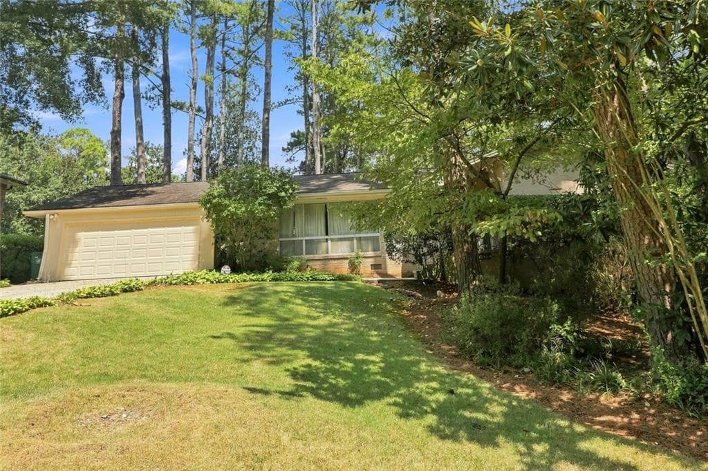 3 bedroom, 2 bathroom, 2,352 sq ft single family residence for sale at 1550 Diamond Head Circle, Decatur, GA 30033 — photo 7