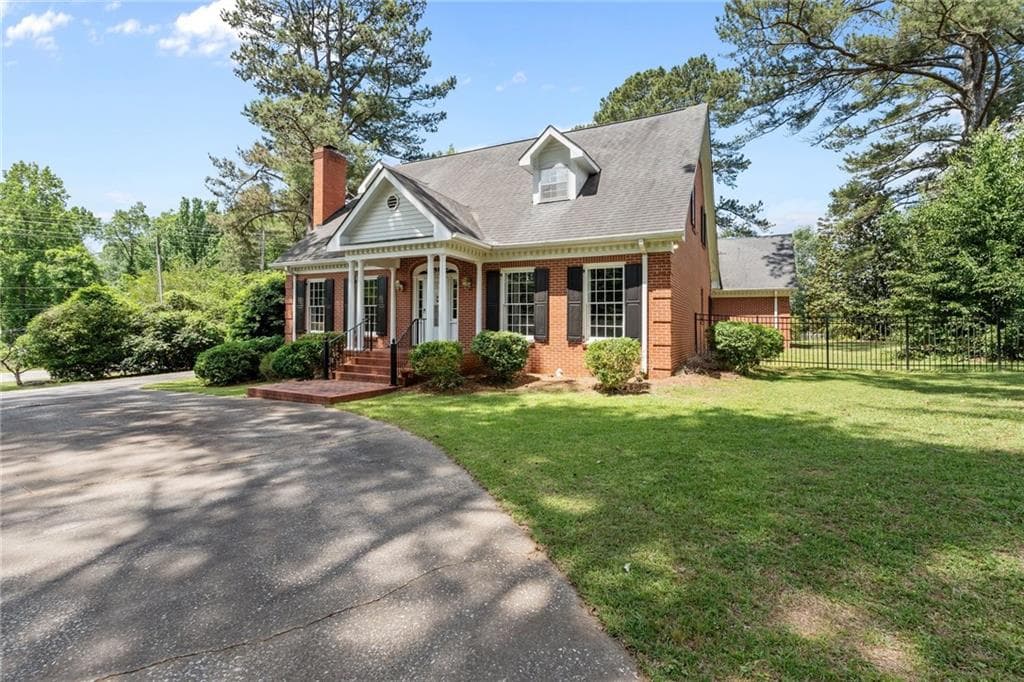 4 bedroom, 4 bathroom, 3,950 sq ft single family residence for sale at 105 Ole Hickory Trail, Carrollton, GA 30117 — photo 2