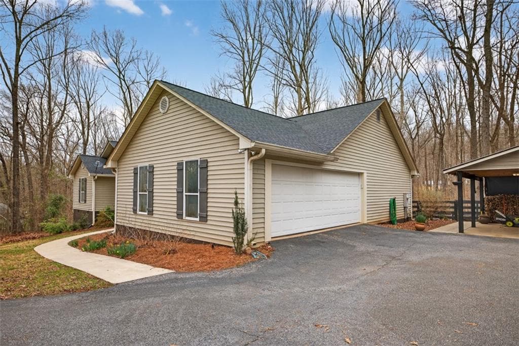 5 bedroom, 2 bathroom, 3,581 sq ft single family residence for sale at 241 Staghorn Trail, Nicholson, GA 30565 — photo 4
