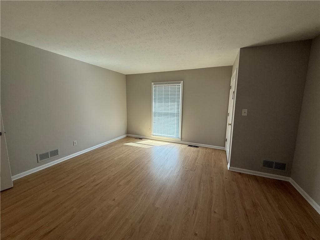2 bedroom, 2 bathroom, 1,063 sq ft duplex for rent at 1650 Beechwood Boulevard A, Gainesville, GA 30504 for $1,595 a month — photo 5
