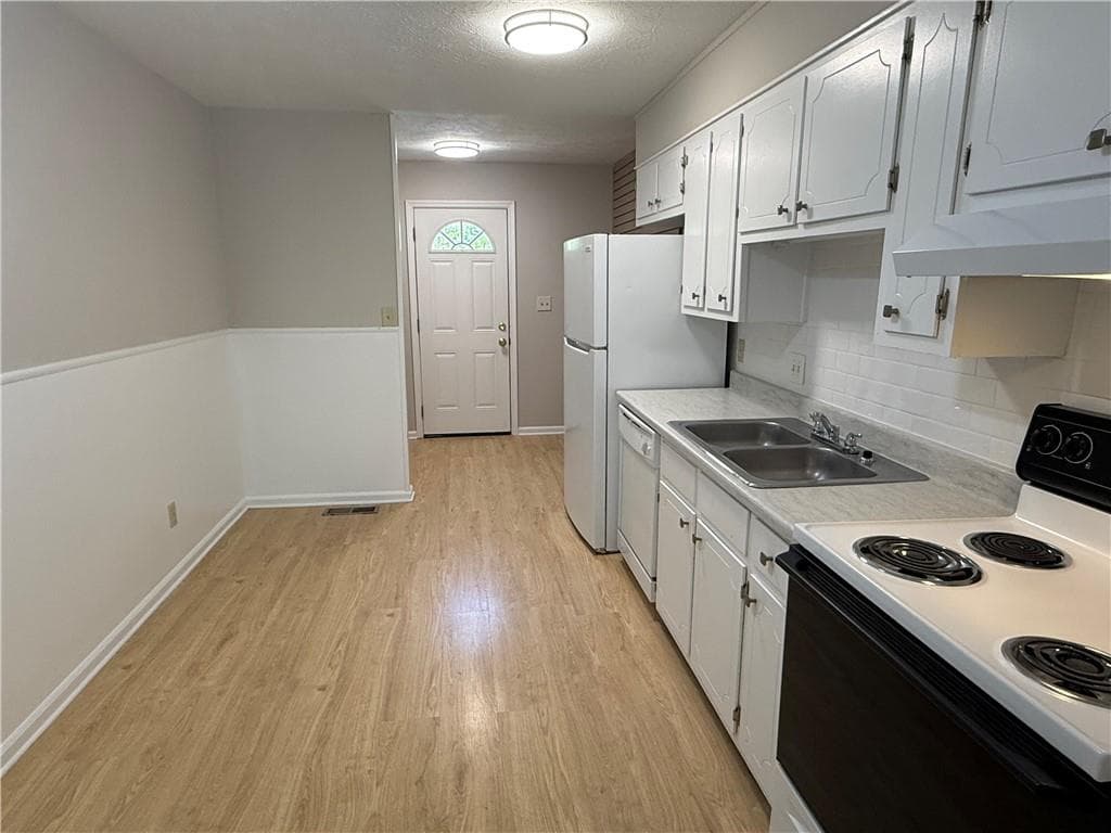 2 bedroom, 2 bathroom, 1,063 sq ft duplex for rent at 1650 Beechwood Boulevard A, Gainesville, GA 30504 for $1,595 a month — photo 3