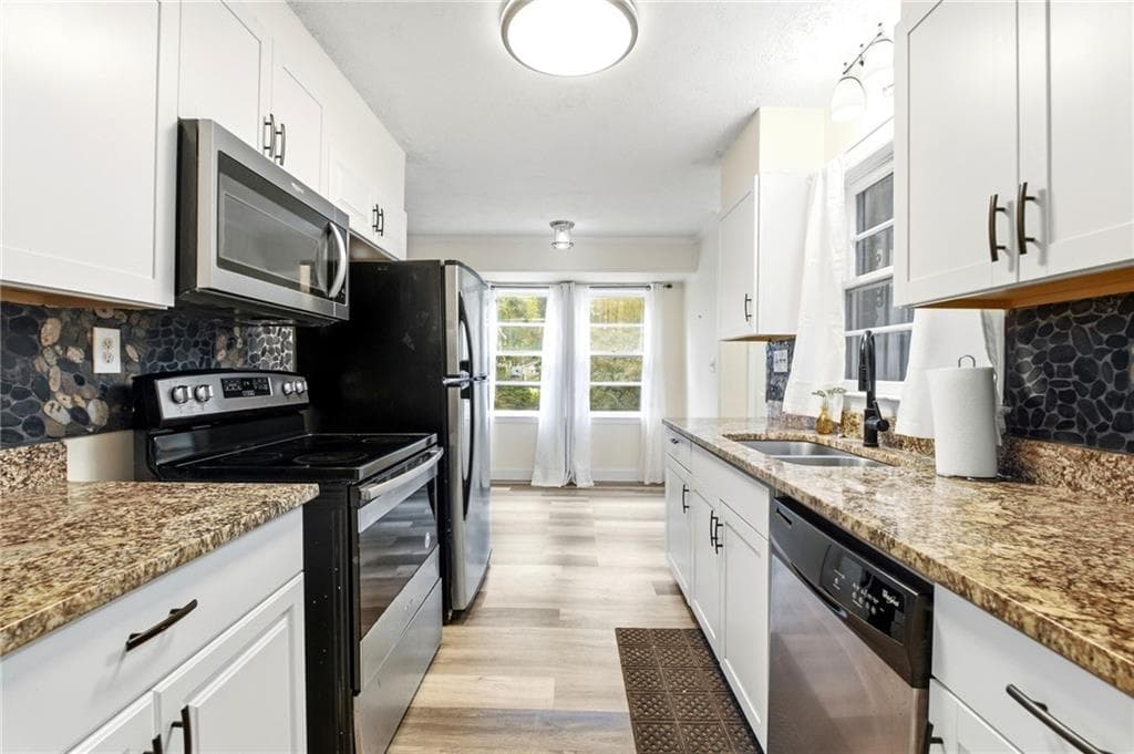 3 bedroom, 2 bathroom, 1,672 sq ft single family residence for sale at 80 Stagecoach Circle, Stockbridge, GA 30281 — photo 2