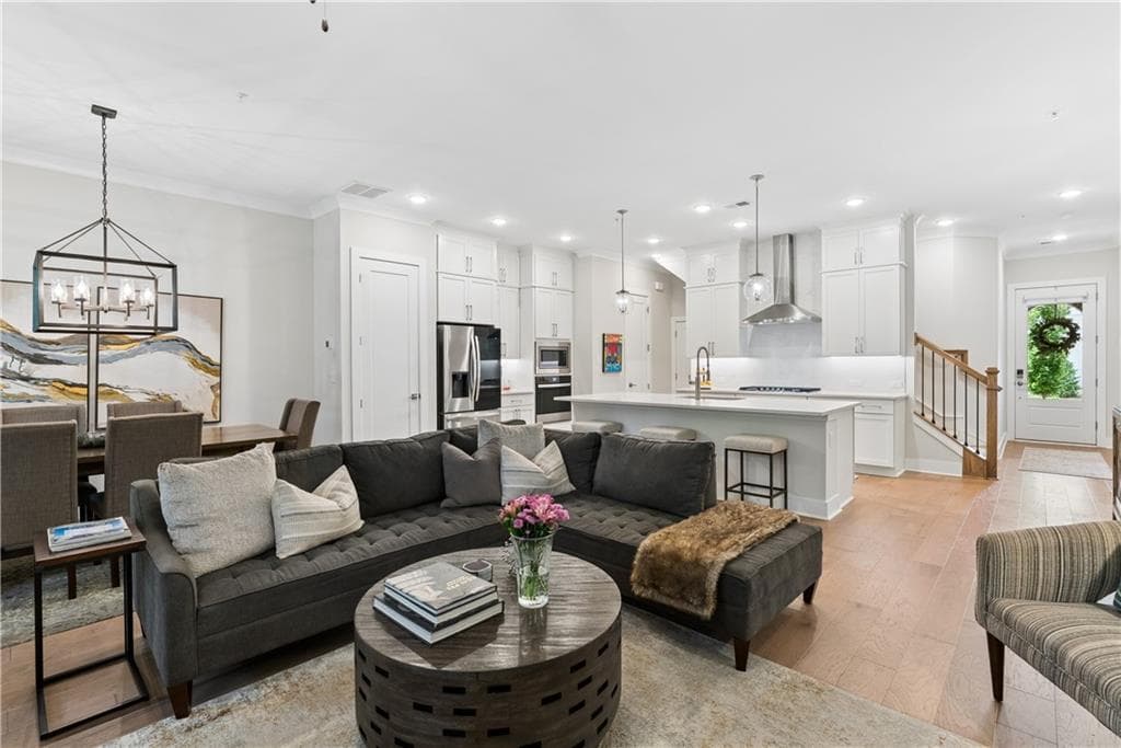 3 bedroom, 3 bathroom, 2,133 sq ft townhouse for sale at 1090 Harper Drive, Alpharetta, GA 30076 — photo 5