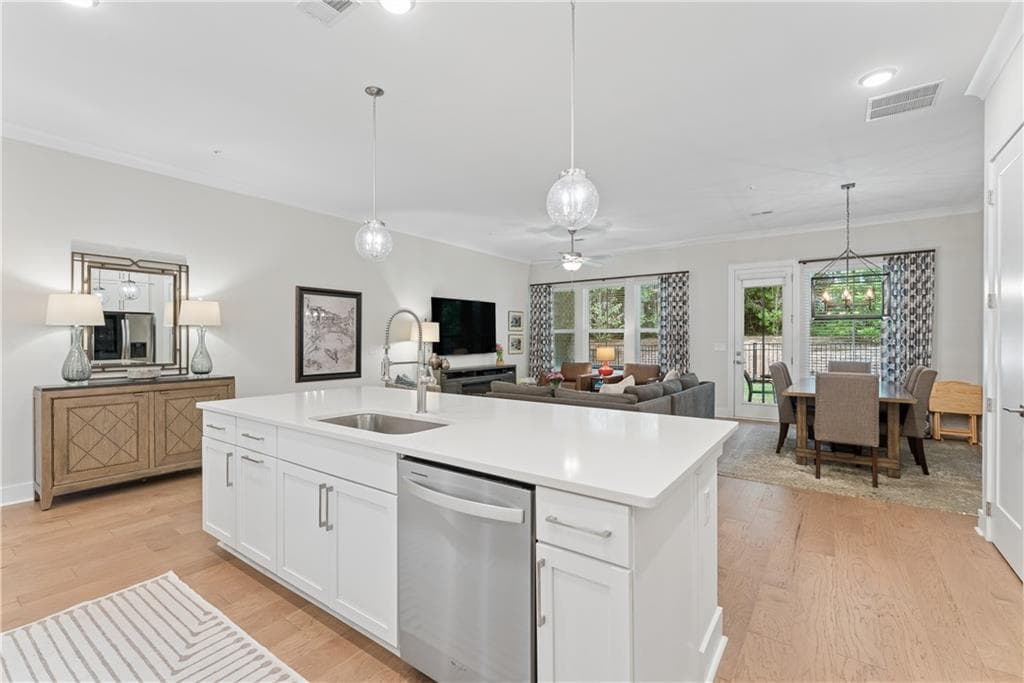 3 bedroom, 3 bathroom, 2,133 sq ft townhouse for sale at 1090 Harper Drive, Alpharetta, GA 30076 — photo 9