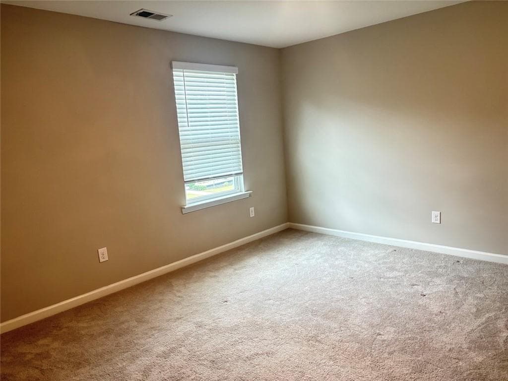 4 bedroom, 3 bathroom, 1,875 sq ft single family residence for rent at 243 Grey Falcon Avenue, Braselton, GA 30517 for $2,000 a month — photo 4