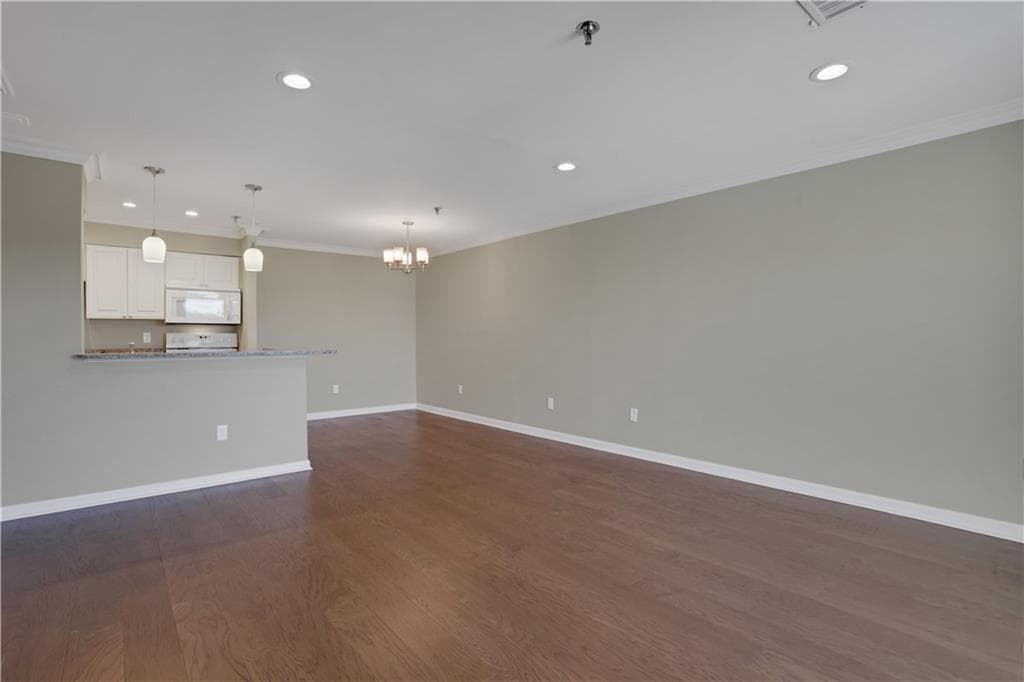 1 bedroom, 1 bathroom, 760 sq ft condominium for rent at 300 Johnson Ferry Road B902, Atlanta, GA 30328 for $2,458 a month — photo 8