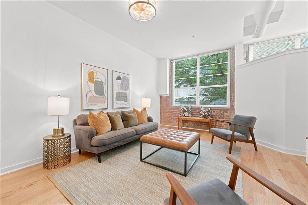 2 bedroom, 2 bathroom, 1,187 sq ft condominium for sale at 800 Peachtree Street 8227, Atlanta, GA 30308 — photo 2