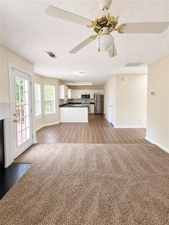 6 bedroom, 4 bathroom, 3,151 sq ft single family residence for sale at 3635 Spring Mesa Drive, Snellville, GA 30039 — photo 7
