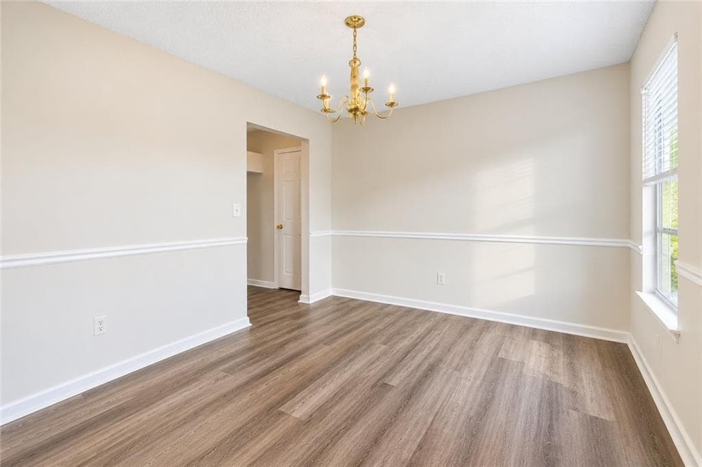 6 bedroom, 4 bathroom, 3,151 sq ft single family residence for sale at 3635 Spring Mesa Drive, Snellville, GA 30039 — photo 9
