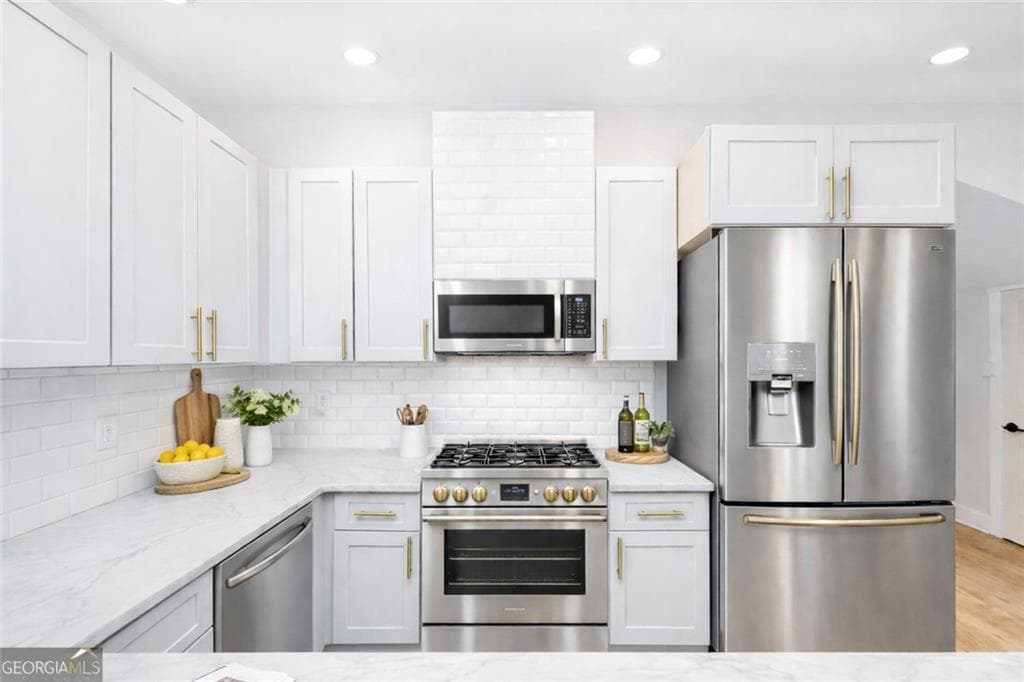 3 bedroom, 2 bathroom, 1,506 sq ft single family residence for sale at 976 Linam Avenue, Atlanta, GA 30315 — photo 2
