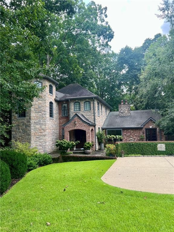 5 bedroom, 5 bathroom, 4,533 sq ft single family residence for sale at 1488 Peachtree Battle Avenue, Atlanta, GA 30327