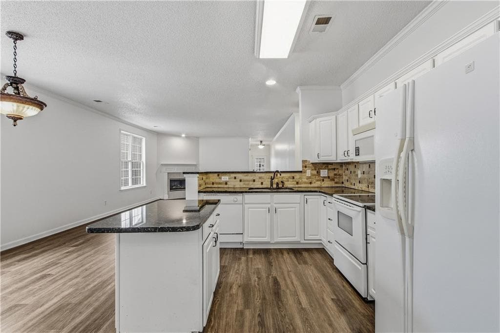 2 bedroom, 2 bathroom, 1,616 sq ft single family residence for sale at 64 Garden Grove, Newnan, GA 30265 — photo 6
