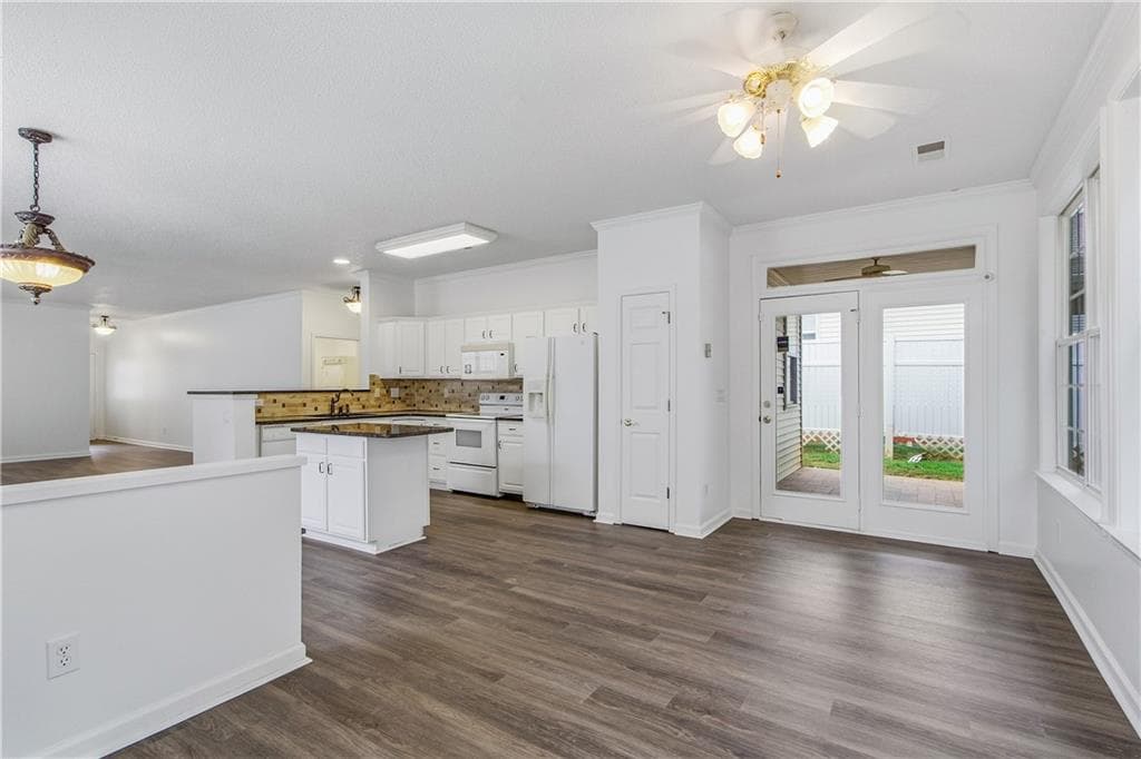 2 bedroom, 2 bathroom, 1,616 sq ft single family residence for sale at 64 Garden Grove, Newnan, GA 30265 — photo 9