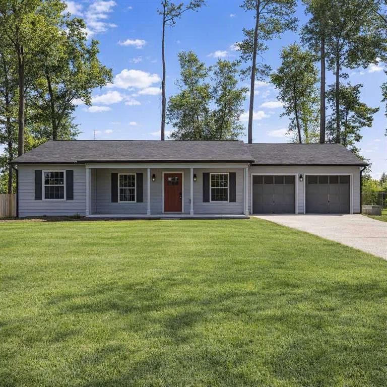 3 bedroom, 2 bathroom, 1,408 sq ft single family residence for sale at 380 Independence Drive, Jonesboro, GA 30238 — photo 2