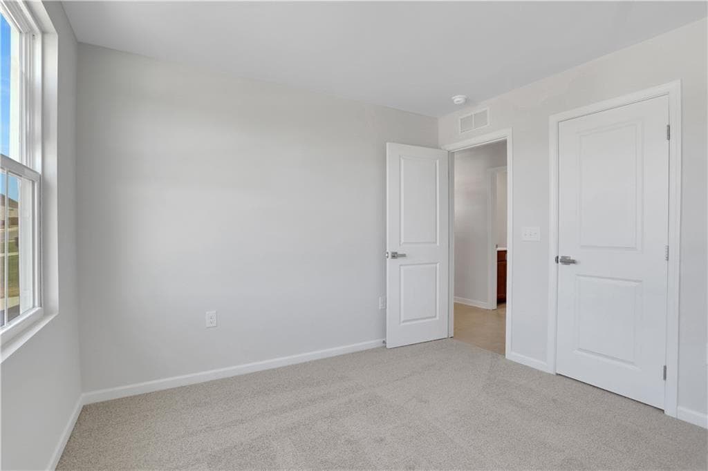3 bedroom, 2 bathroom, 1,296 sq ft single family residence for sale at 111 Brent Boulevard, Calhoun, GA 30701 — photo 4