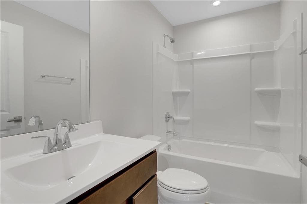 3 bedroom, 2 bathroom, 1,296 sq ft single family residence for sale at 111 Brent Boulevard, Calhoun, GA 30701 — photo 7