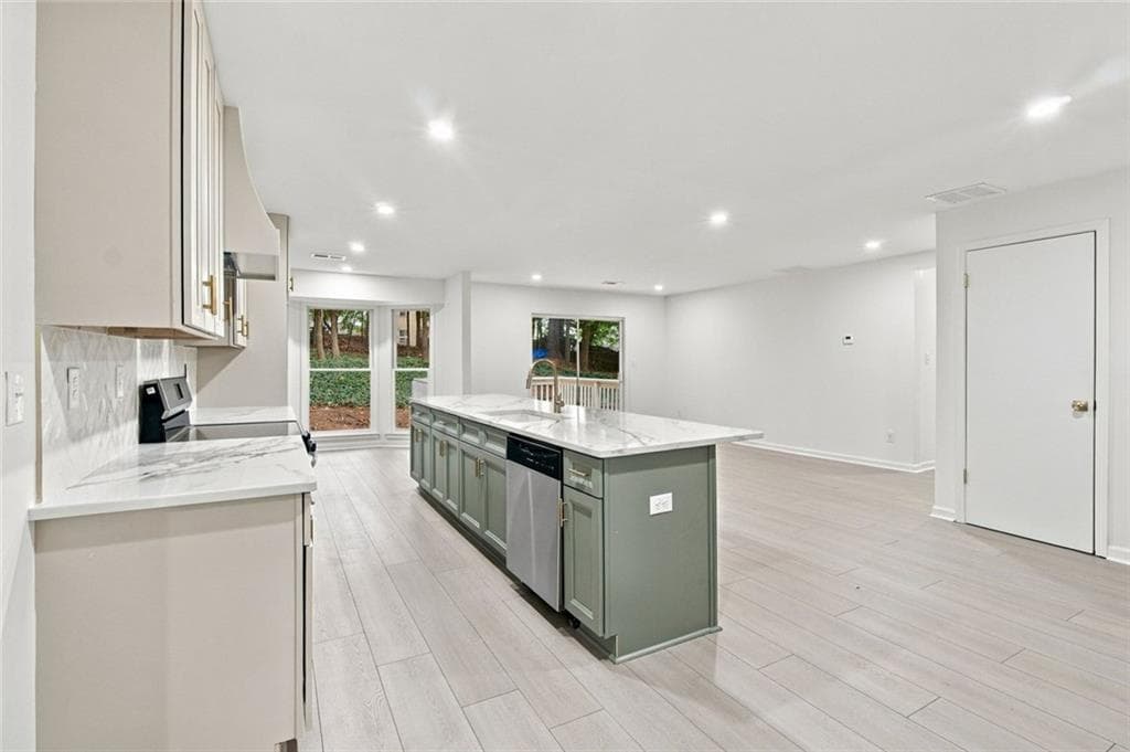 4 bedroom, 3 bathroom, 1,716 sq ft single family residence for sale at 645 Noell Way, Lilburn, GA 30047 — photo 6