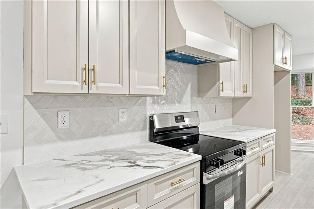 4 bedroom, 3 bathroom, 1,716 sq ft single family residence for sale at 645 Noell Way, Lilburn, GA 30047 — photo 8
