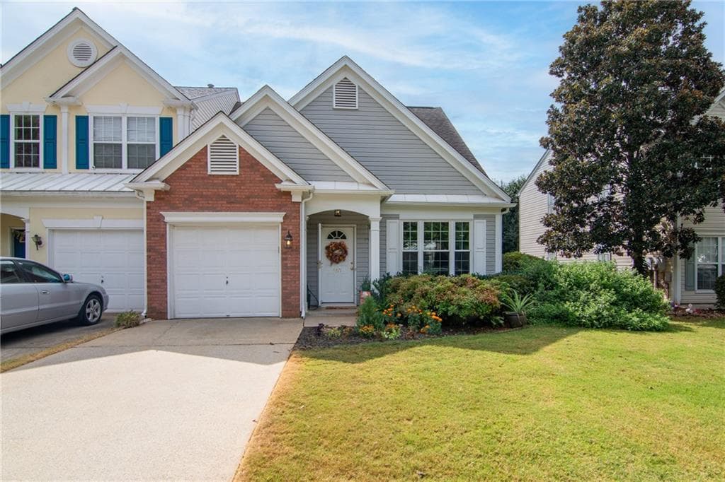 3 bedroom, 3 bathroom, 1,478 sq ft townhouse for sale at 5371 Medlock Corners Drive, Norcross, GA 30092 — photo 2