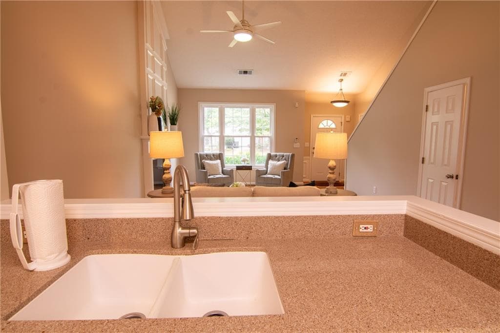 3 bedroom, 3 bathroom, 1,478 sq ft townhouse for sale at 5371 Medlock Corners Drive, Norcross, GA 30092 — photo 10